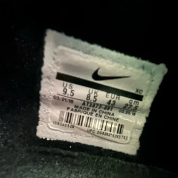 Nike 2018 LeBron Soldier 12 Mens Laceless Black & White Basketball Sneakers 9.5 - Picture 14 of 14